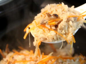 炊き込みご飯を冷凍したら”こんにゃく”が縮んでしまう時の解決策