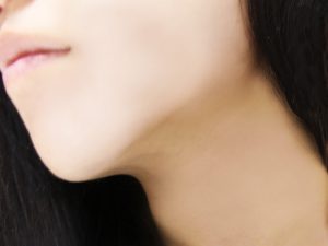 顎のリンパが腫れる原因は？痛みの改善の方法とは